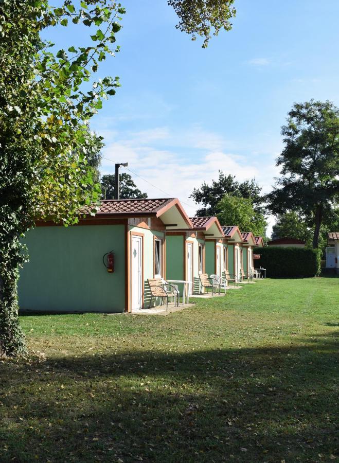 Marina Tynec N. L. - Kemp Týnec nad Labem エクステリア 写真