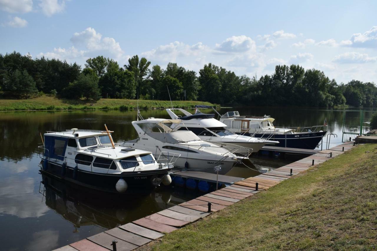 Marina Tynec N. L. - Kemp Týnec nad Labem エクステリア 写真